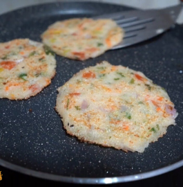 Bache Hue Chawal Ka Uttapam Recipe