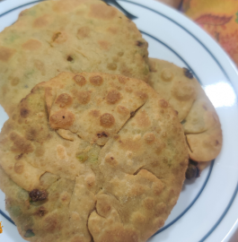 Matar Poori | Hare Matter Ki Poori Recipe