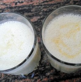 Banana Milkshake with Honey