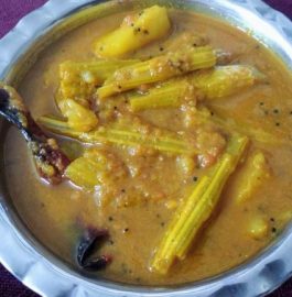 Drumsticks Potatoes Curry recipe