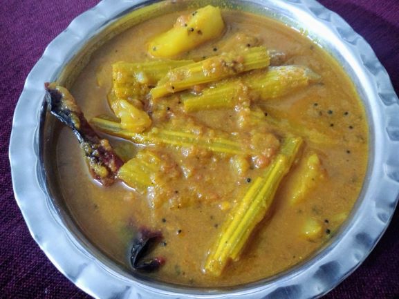 Drumsticks Potatoes Curry recipe