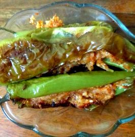 Stuffed Green Chillies | Aloo Cheese Bhari Hari Mirch Recipe