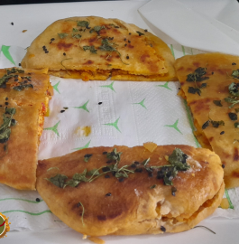 Paneer Kulcha | Paneer Stuffed Kulcha Recipe