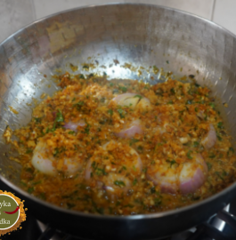 Bharva Pyaaz | Coconut Stuffed Onion Recipe