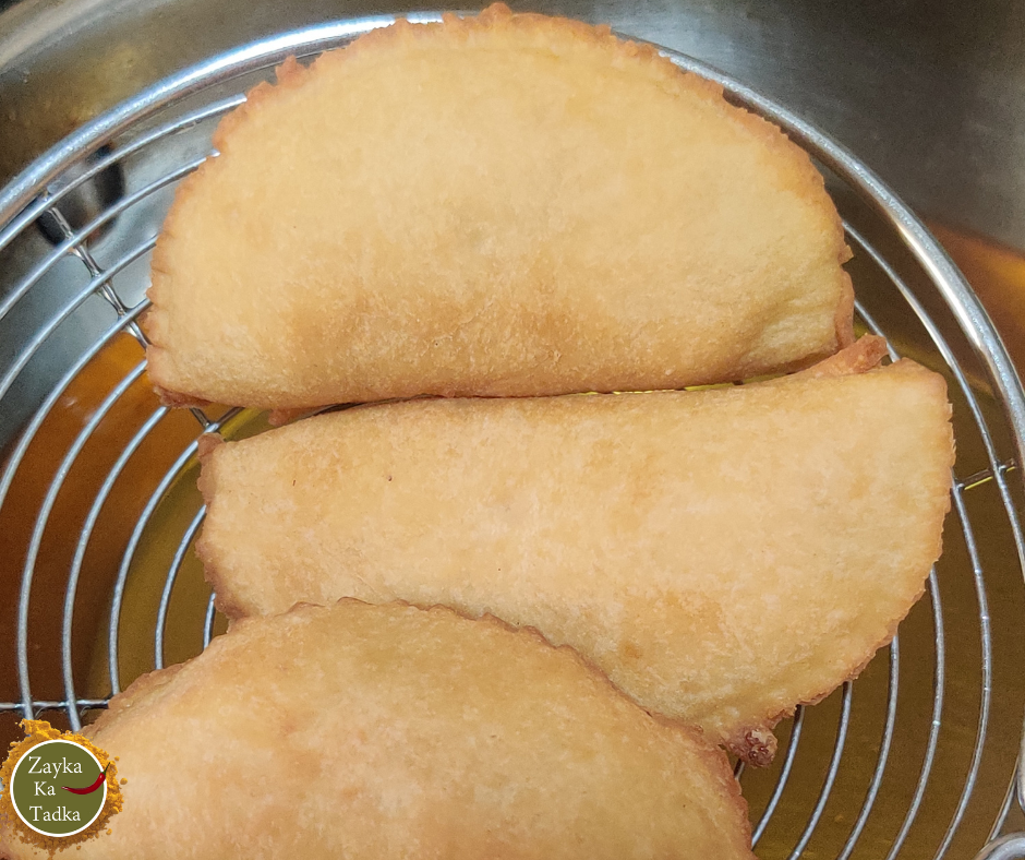 Coconut Gujiya | Instant Gujiya Without Mawa Recipe